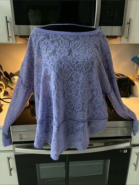 Free People Lavender Open-Knit Lace long Top. Detailed raw seams long sleeves